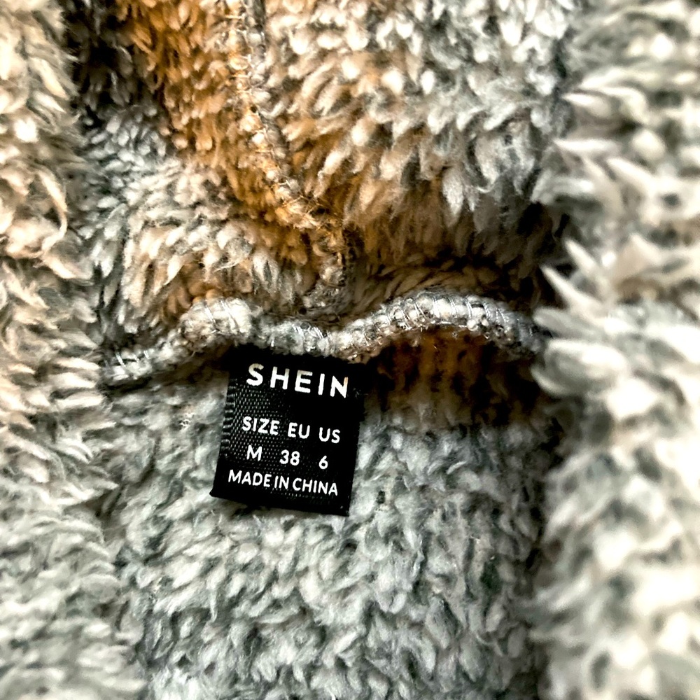 Cropped Sweater with Synched Waste